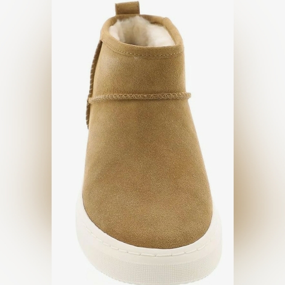 UGG Alameda Mini Suede Boots EUC - Picture 3 of 5